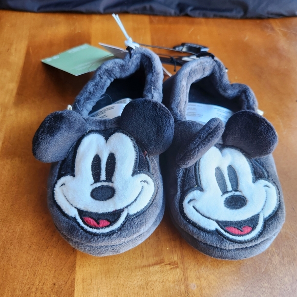NWT Disney H&M Mickey Mouse Slippers Plush Child Size 7-8 - Picture 2 of 5